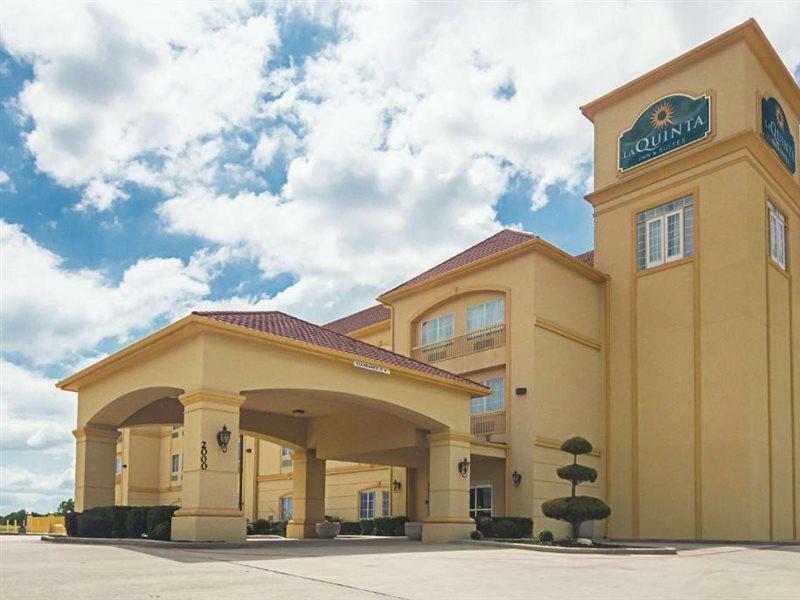 La Quinta By Wyndham Bridgeport Hotel Exterior foto